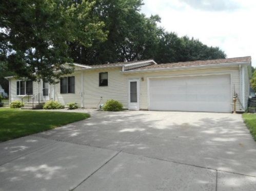 300 3rd Ave, Lamberton, MN 56152-1111