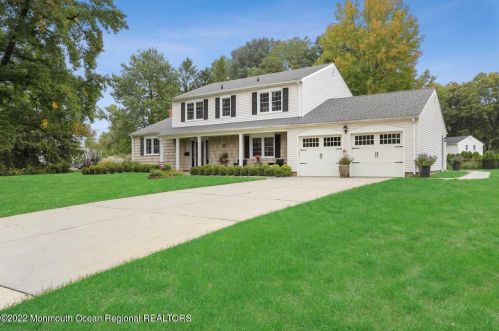 13 Coventry Dr, East Freehold, NJ 07728-3165