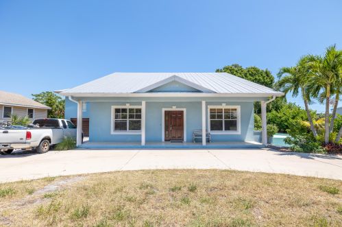 208 Indian Hills Dr, Fort Pierce, FL 34982-3425