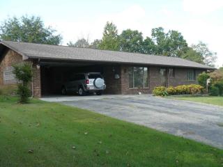 355 Serena Ln, Tazewell, TN 37879-5733