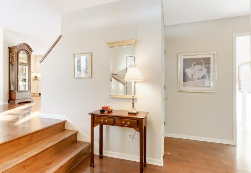 9624 Oxborough Rd, Minneapolis, MN 55437-2015