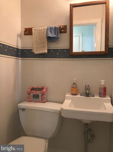 26 Johns Rd, Cheltenham PA  19012-1420 exterior