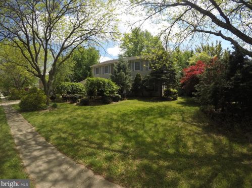 2 Presidential Dr, Berlin Boro NJ  08009-1358 exterior