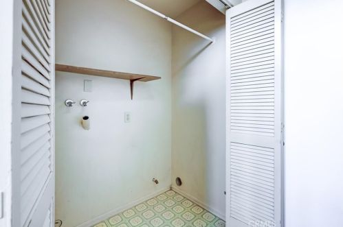 11690 Lakewood Blvd, Downey CA  90241-5272 exterior