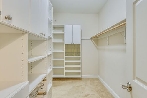 70 Greyhawk Dr, Mashpee MA 02649-4420 exterior