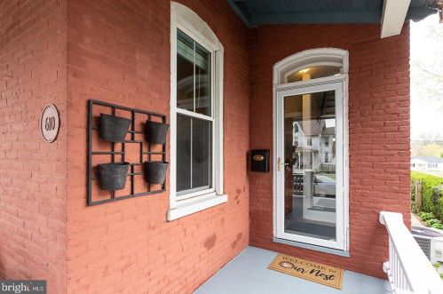 610 2nd Ave, Parkesburg, PA 19365-1306