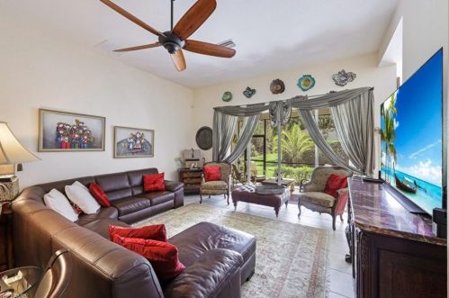 15482 Los Reyes Ln, Naples, FL 34110-2824