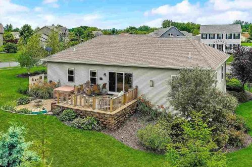 1023 Badger Dr, Lake Mills WI  53551-1774 exterior