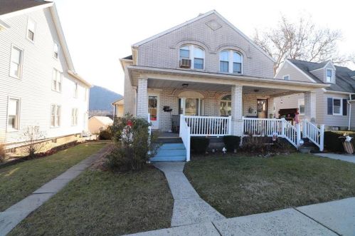 136 Lafayette Ave, Palmerton, PA 18071-1510