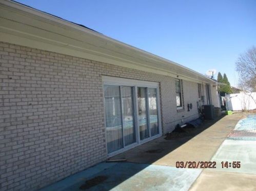 1855 Beacon St, Washington Ch OH  43160-1759 exterior