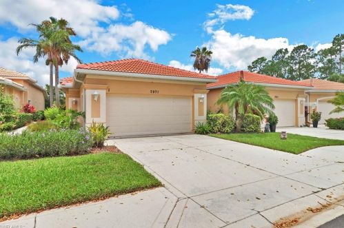 7971 Haven Dr, Naples, FL 34104-5856