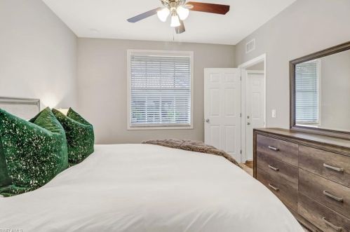 95 12th Ave, Naples FL  34120-3353 exterior