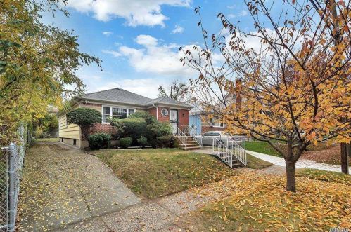 137-48 Bennett St, Jamaica, NY 11413-4144