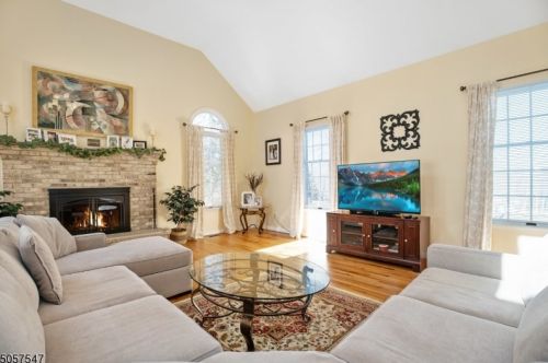 15 Hidden Glen Dr, Sparta NJ  07871-3843 exterior