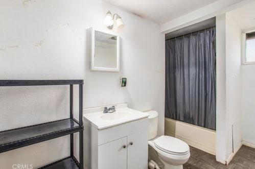 8435 Mission Blvd, Riverside CA  92509-2976 exterior