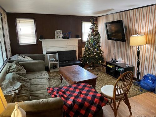 11 Anise St, New Britain, CT 06053-2509