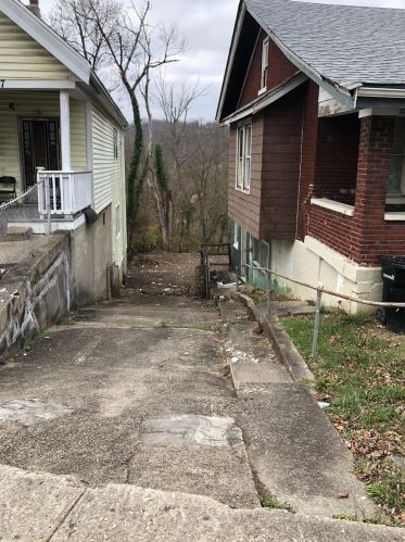 4569 Hamilton Ave, Cincinnati OH  45223-1752 exterior