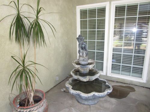 1931 San Gabriel Ave, Clovis CA  93611-4124 exterior
