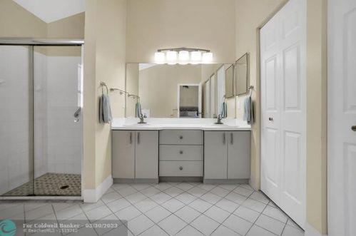 16340 11th St, Hollywood FL 33027-5115 exterior