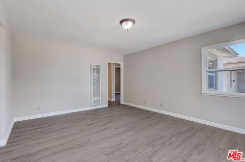 4613 Dunrobin Ave, Lakewood CA  90713-2527 exterior