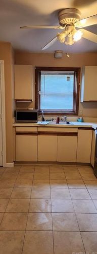 231 Long Hill Rd, Waterbury CT  06704-3718 exterior