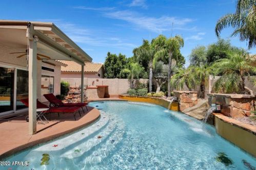 10057 Redfield Dr, Scottsdale AZ  85260-7569 exterior