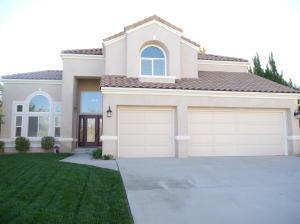42226 Round Hill Dr, Lancaster, CA 93536-7314