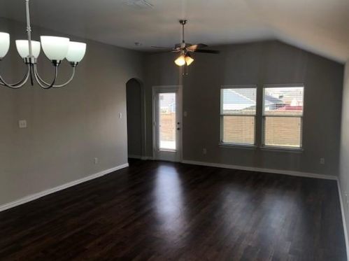1400 Glen Garden Dr, Fort Worth, TX 76104-7045
