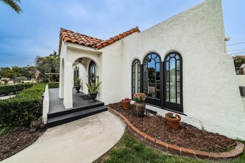 3017 Goldsmith St, San Diego CA  92106-1416 exterior