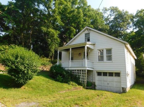 6 Birdsall Ave, Marlborough, NY 12542-6103
