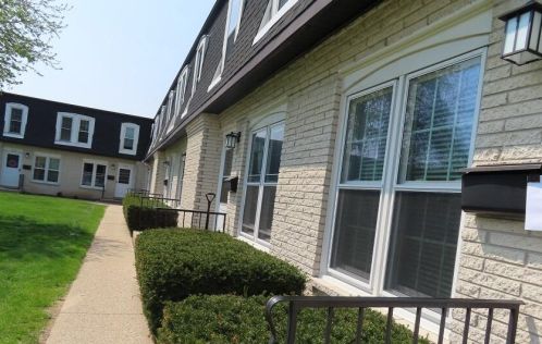 4137 Cherrywood Ln, Milwaukee, WI 53209-1003