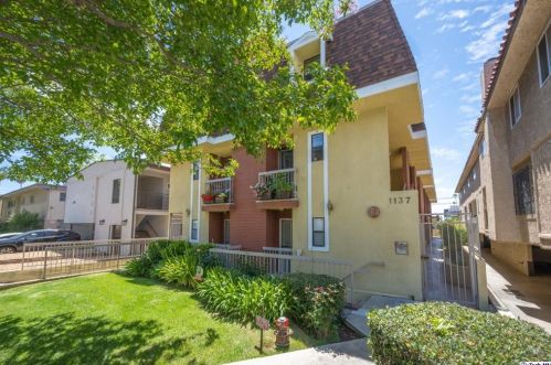 1137 Louise St, Glendale, CA 91207-2328