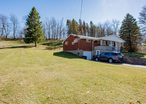 191 Pennsylvania Ave, Vandergrift, PA 15690-2101