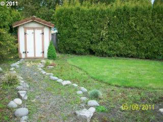 1363 Larchwood St, Salem, OR 97303-3669