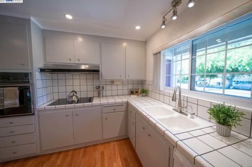 1554 Claycord Ave, Concord CA  94521-2214 exterior