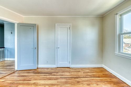 56 Wellington Rd, Floral Park NY  11003-1414 exterior