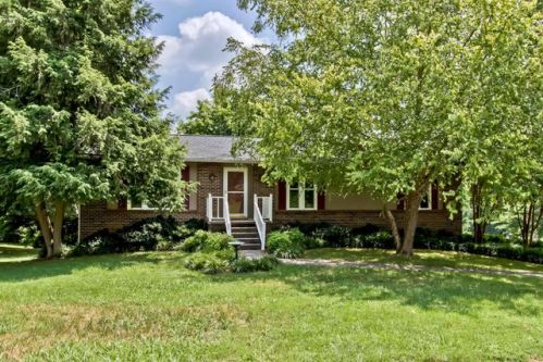12507 Pony Express Dr, Knoxville, TN 37934-4409
