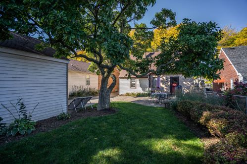 200 79, Milwaukee WI 53219-1707 exterior