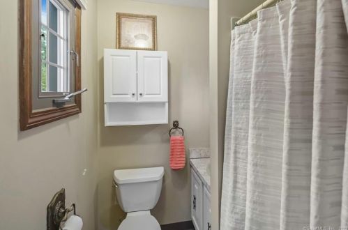 226 Juniper Ridge Dr, Waterbury CT  06708-1912 exterior