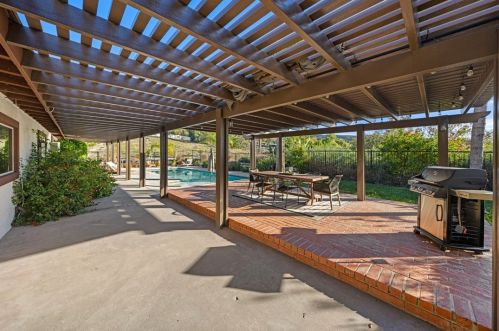 39386 Chaparral Dr, Temecula CA  92592-8822 exterior