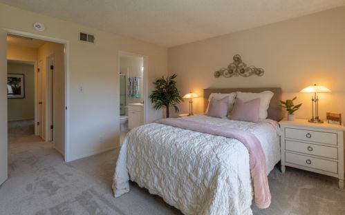 1137 Oddstad Blvd, Pacifica CA  94044-3850 exterior