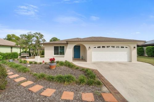 9754 Whitehall St, Naples, FL 34109-1628