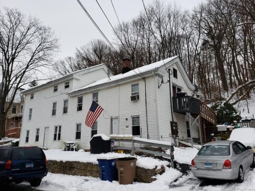 63 High St, Vernon, CT 06066-6721