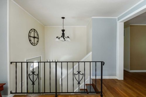545 Quaker Ln, Hyde Park NY  12538-3011 exterior