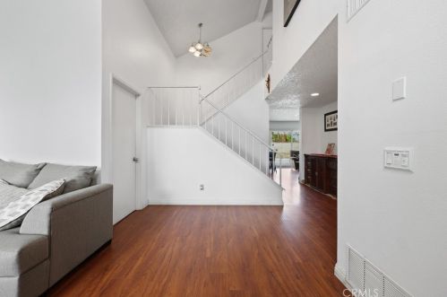 1542 Caron Ct, Perris, CA 92571-4106