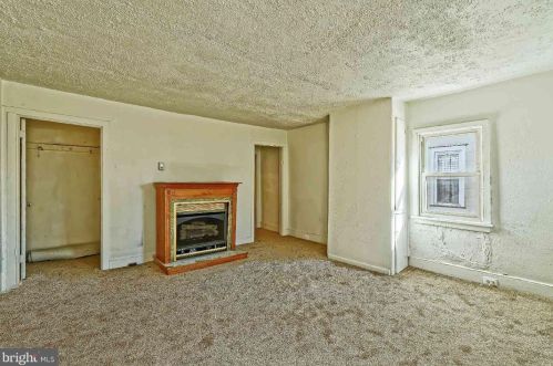 25 Green St, Pilesgrove NJ 08098-1136 exterior