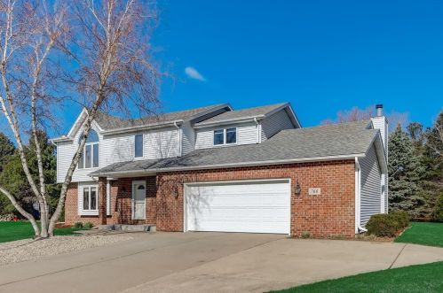 760 Marquette Ct, Chenequa, WI 53029-1176
