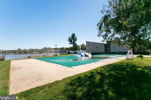 2172 Harbour Dr, Palmyra NJ  08065-1123 exterior