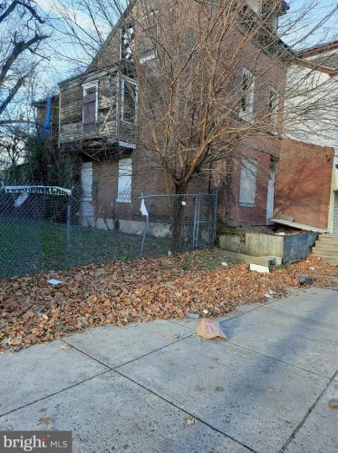 391 Brunswick Ave, Trenton, NJ 08618-5906