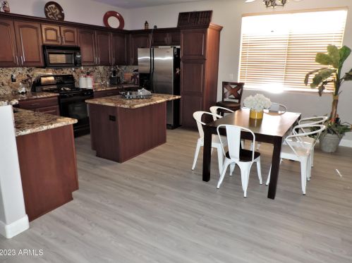 3162 Ravenswood Dr, Gilbert, AZ 85298-9033